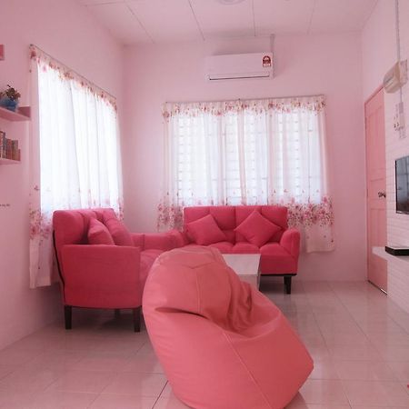 Milu Homestay - Kuala Selangor Dış mekan fotoğraf